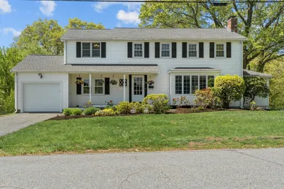 35 Crest Road 1