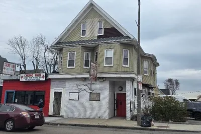 197 Bowdoin St 1