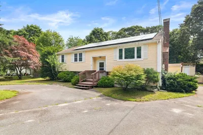 219 Fresh Pond Rd 1