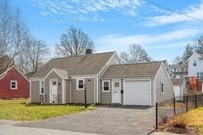27 Fuller Rd #SF 1