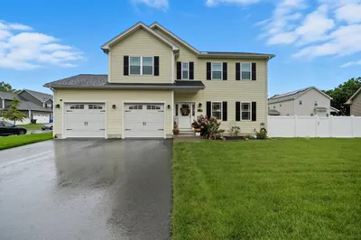 66 Elaine Cir 1