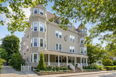 173 Davis Ave #4 1