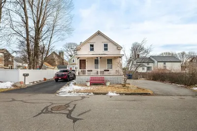 39 Christian St