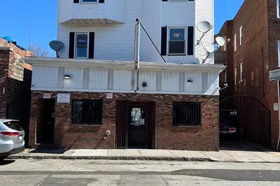 114-116a County St