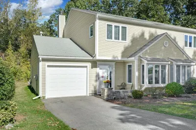 55 Oakwood Ln #55 1