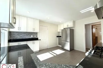 11 Melbourne Ave #1