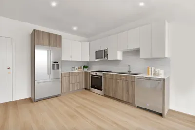 40 Centre St #607