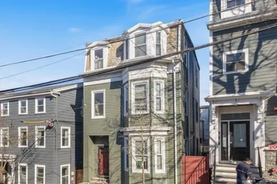 16 Atlantic St 1