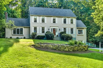 8 Sarsenstone Way 1