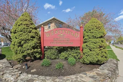 425 West Elm Street #5 1