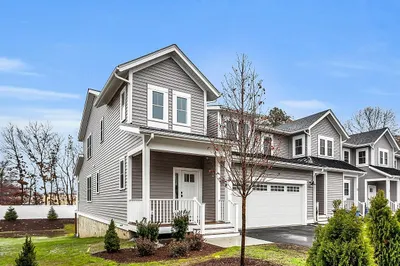 7 East Dexter Avenue #13 1