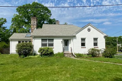4 Phillips Ct 1