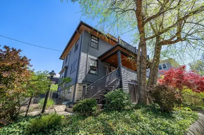 15 Bailey St