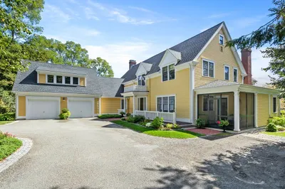 612 Lexington Rd 1