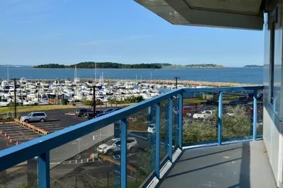 2001 Marina Dr #211 1