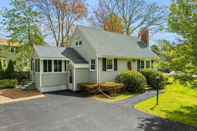 7 Glen Echo Blvd 1