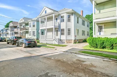 36-38 Dewolf St