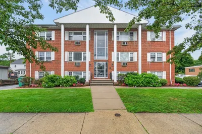 924 Main St #23