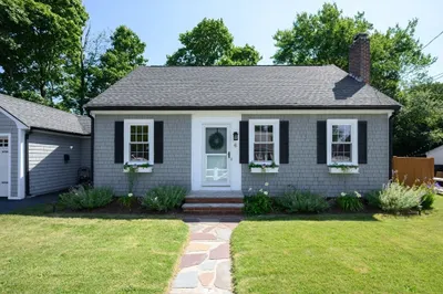 6 Danbury Rd