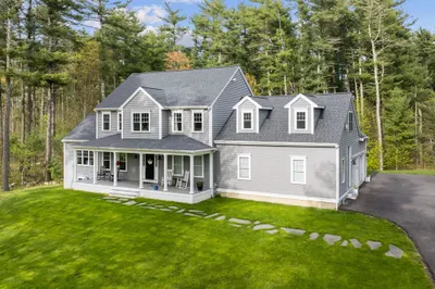 352 Walnut St 1
