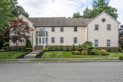 27 Emily Ln