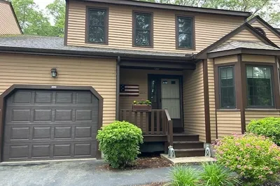 20 Hawthorne Vlg #C 1