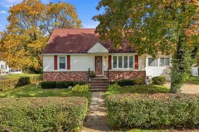 62 Faith Ave 1