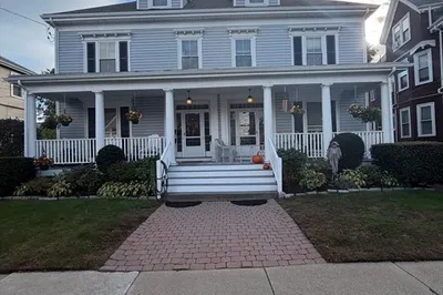 37 Basset St #1B