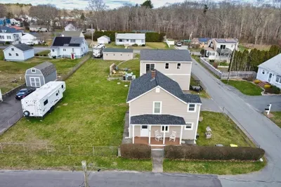 16 Acushnet Ave