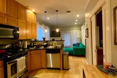 3 Leeds St #2