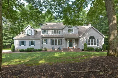 19 Douglas Dr 1