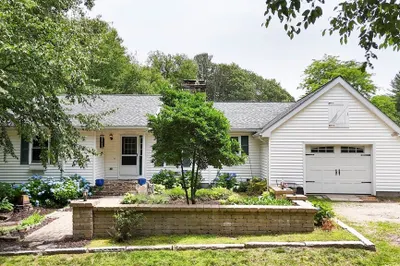 90 Maple St