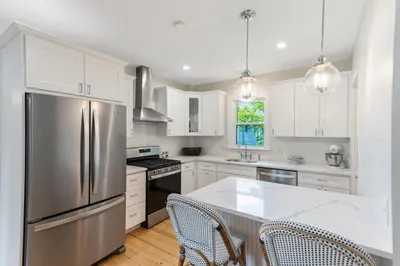 31 Bancroft Ave #2