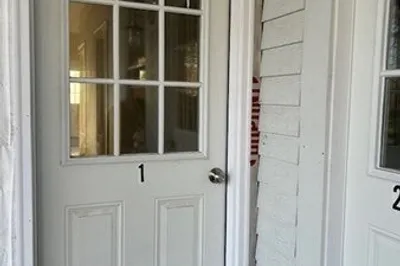 81 Main St #1 1