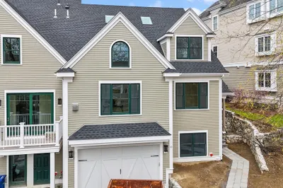 10 Deerpath Lane #10 1