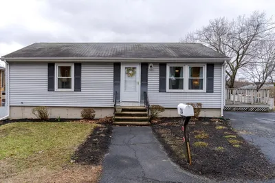 24 Hanson Rd