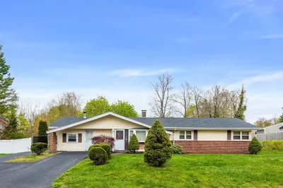 43 Debbie Rd 1