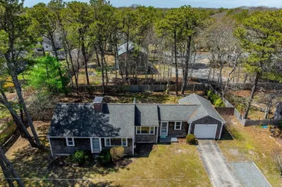65 Phyllis Dr