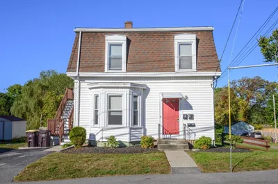 1067-1069 Front St