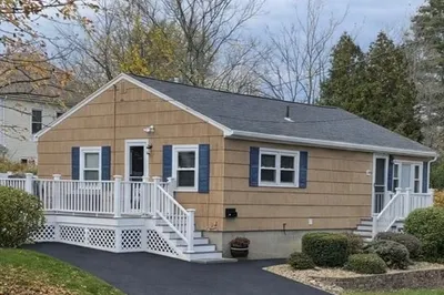 20 Woodcock Ave