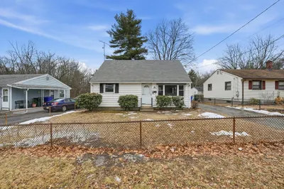 27 Nokomis St