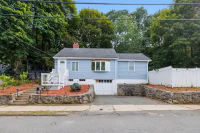 31 Endicott St 1