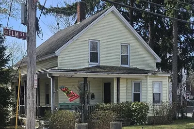 715 Elm St