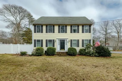 8 County Seat St 1