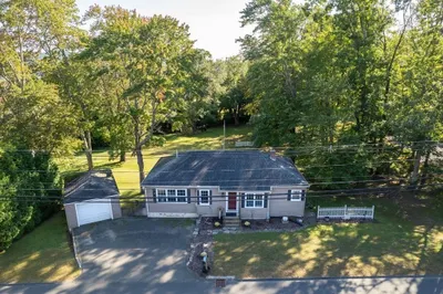 210 Belchertown Rd 1