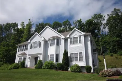 95 Leanne Dr 1