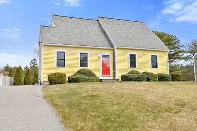 29 Stillwater Dr 1