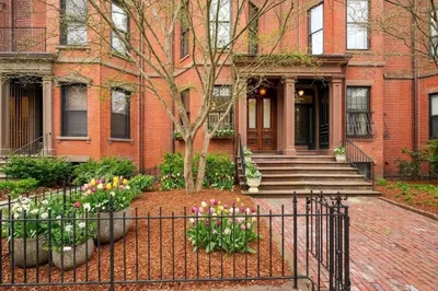 381 Beacon Street 1