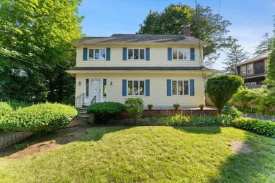 17 Preston Beach Rd 1