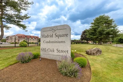 685 Oak St #6-10 1